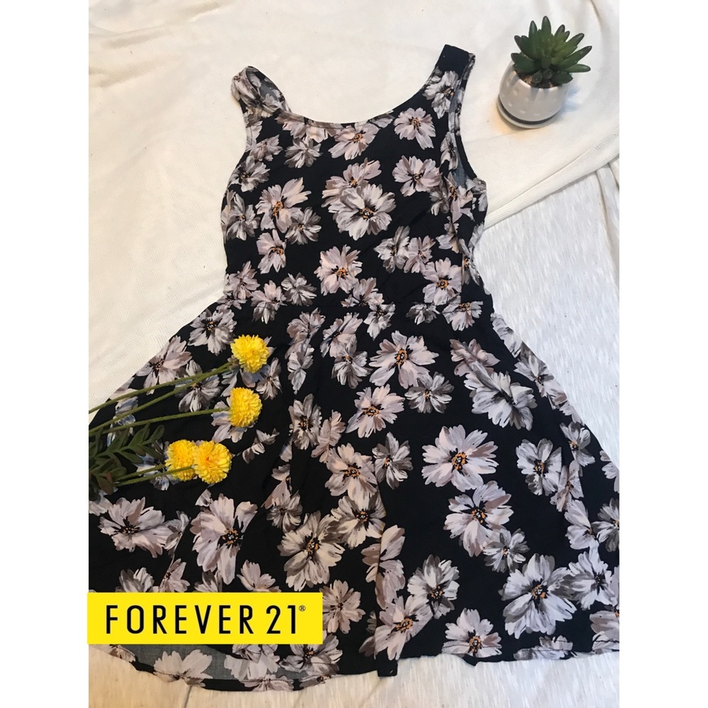F21 + New Look Cutout Floral Dresses